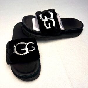 UGG Laton Fur Slides/Sandals Black and White Women’s Size 9